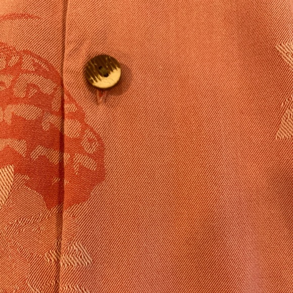 Tommy Bahama pink/coral Pineapple aloha‎ Men's Shirt. 75% Silk - size medium - Picture 5 of 9